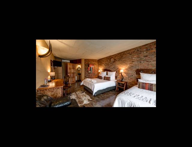 1,100M² HOTEL FOR SALE IN ZWAVELPOORT AH